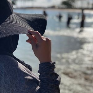 Meet your Posher, Ay